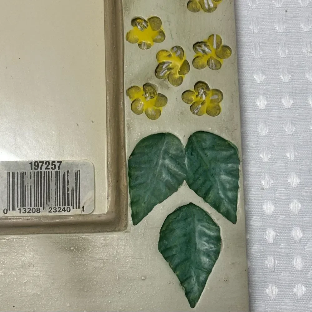 Vintage Burnes Photo Frame 3D Yellow Flowers Green Leaves 5
